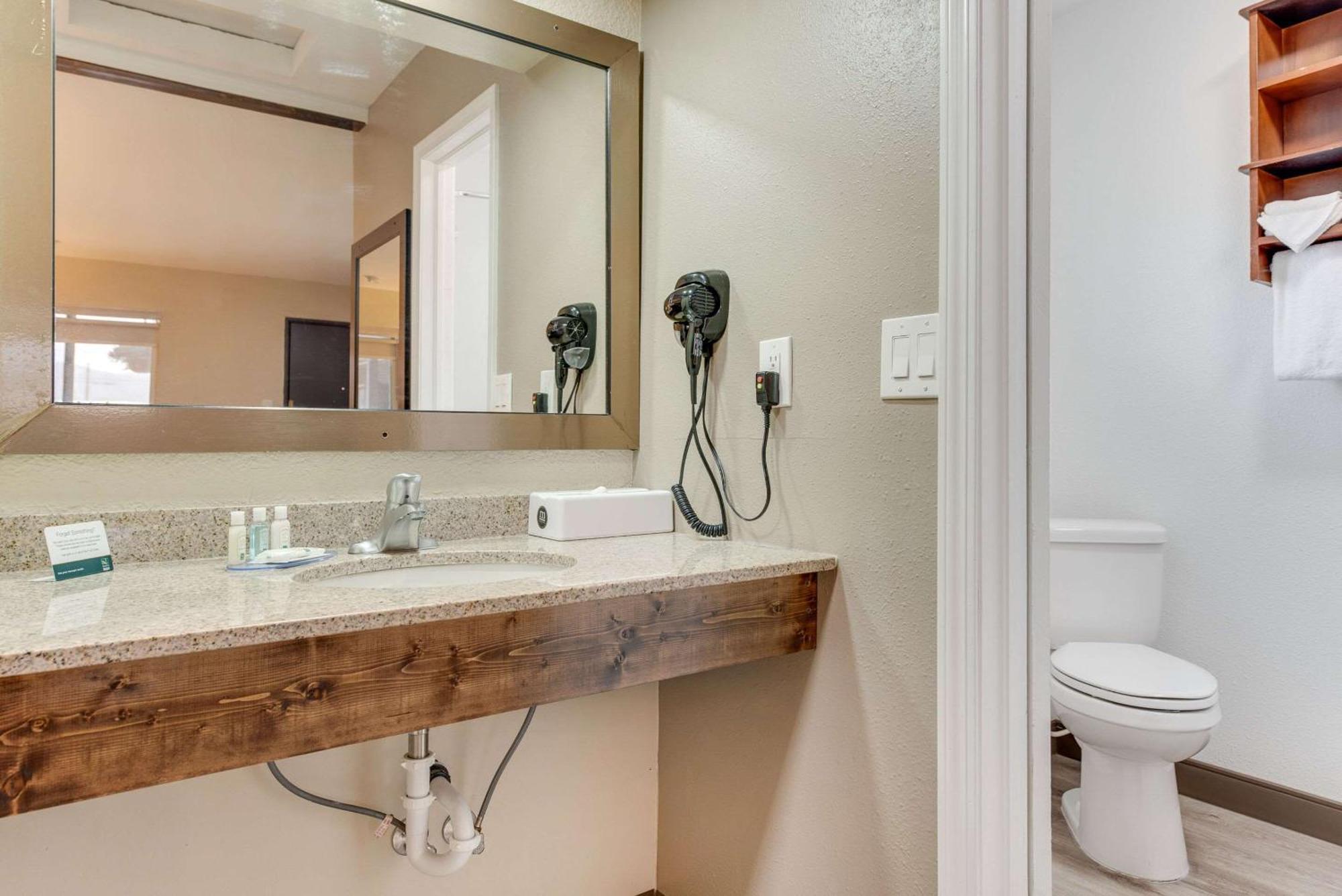 Suburban Studios Near Mesa Verde Кортес Экстерьер фото